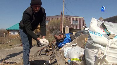 Жители Комарово вышли на субботник