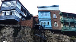 Рассматриваем вершину Казбека, посещаем старинные храмы и пробуем хачапури в Грузии