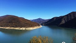 Рассматриваем вершину Казбека, посещаем старинные храмы и пробуем хачапури в Грузии