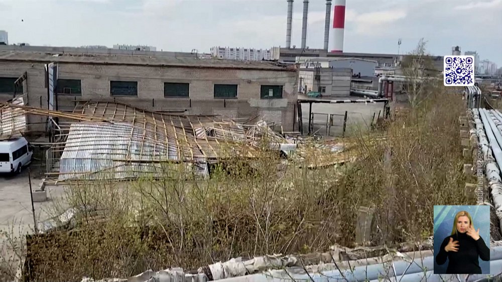  В Челябинске рухнула крыша парковки