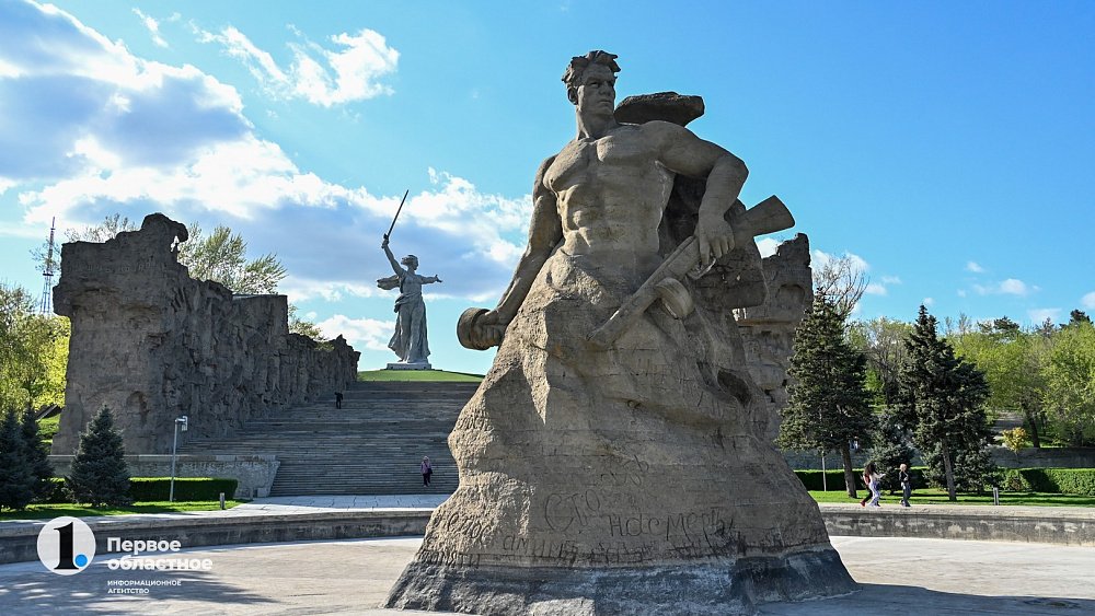 Какой патриотический маршрут посетить туристам в Волгограде?