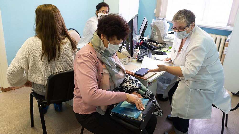 Врач призвал челябинцев подготовиться к шестой волне коронавируса