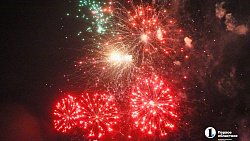 Праздник Весны и Труда в Челябинске завершился фейерверком