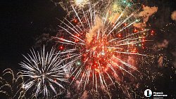 Праздник Весны и Труда в Челябинске завершился фейерверком