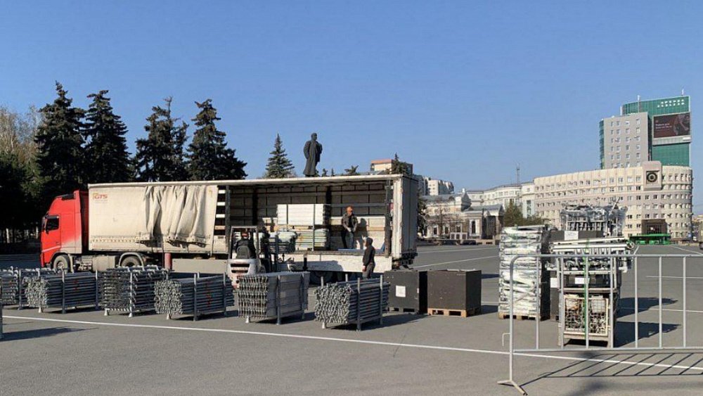 На челябинской площади Революции ограничили доступ в подземный переход