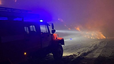 Видео пожара на полигоне ТБО около поселка Полетаево