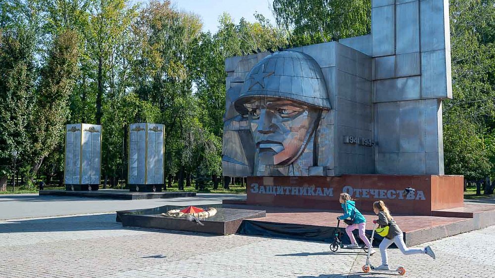 Тест: как хорошо вы знаете памятники Победы в Челябинске?