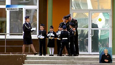 Школьники поучаствовали в торжественном параде