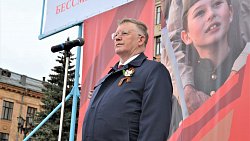 В Челябинске студенты станцевали вальс Победы