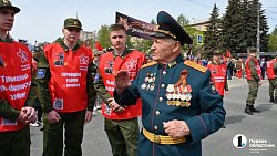 Более ста тысяч челябинцев приняли участие в шествии Бессмертного полка