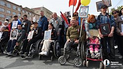 Более ста тысяч челябинцев приняли участие в шествии Бессмертного полка