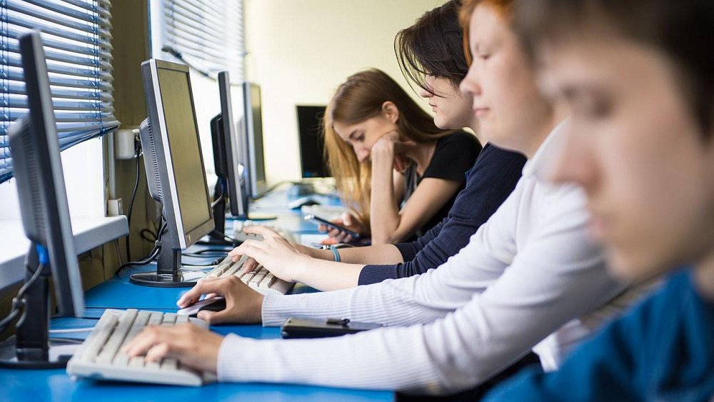 Челябинские абитуриенты смогут подать документы в вуз через «Госуслуги»