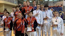 Южноуральские фехтовальщики завоевали награды на первенстве УрФО