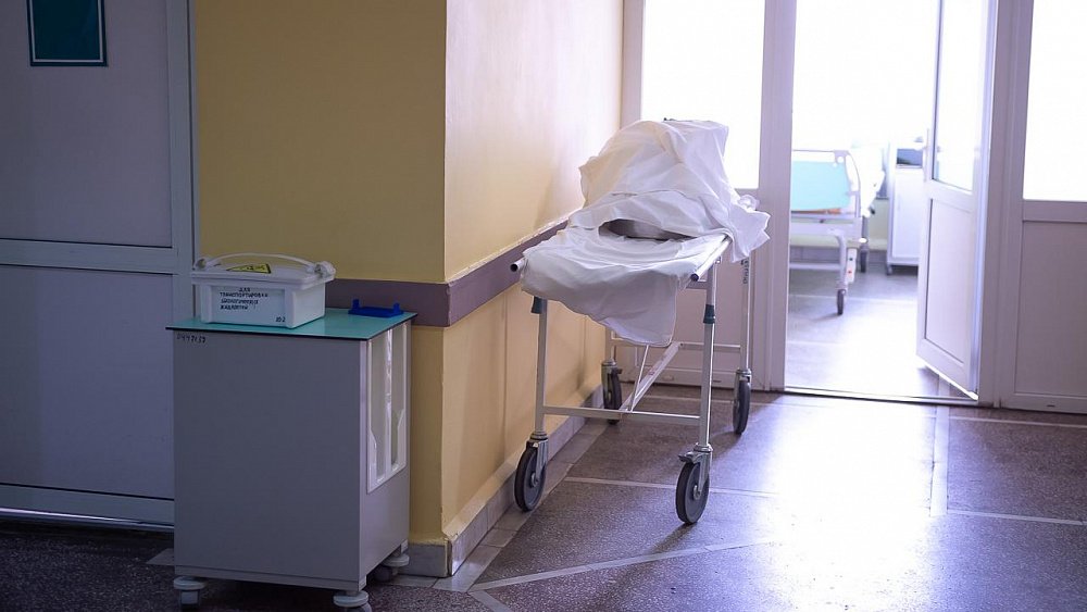 На медиков в больнице Челябинска напал мужчина с ножом