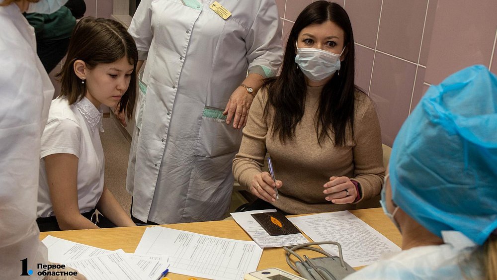 В России стартуют клинические исследования вакцины от коронавируса для детей 6—11 лет