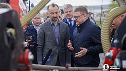 В Верхнеуральском районе Алексею Текслеру представили «сильные» семена