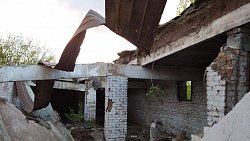 Прокуратура организовала проверку после смерти подростка под завалами дома в Челябинской области