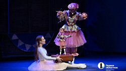 Алексей Текслер посетил торжественное открытие Театра кукол