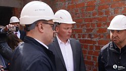 Алексей Текслер раскритиковал строителей за срыв сроков сдачи двух детсадов в Копейске