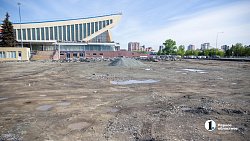 В Челябинске у ДС «Юность» начали благоустраивать площадку для скейт‑парка