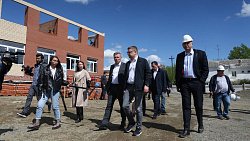 Алексей Текслер предупредил глав об ответственности за задержки в строительстве детсадов и школ