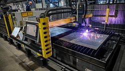 Сам себе полуприцеп: репортаж с южноуральского завода тяжеловозной техники