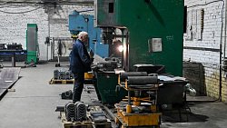 Сам себе полуприцеп: репортаж с южноуральского завода тяжеловозной техники