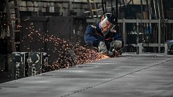 Сам себе полуприцеп: репортаж с южноуральского завода тяжеловозной техники