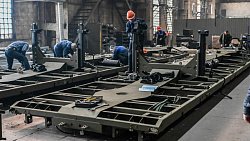 Сам себе полуприцеп: репортаж с южноуральского завода тяжеловозной техники