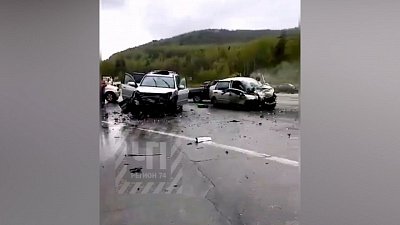 Видео последствий серьезной аварии под Саткой