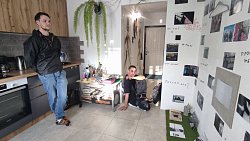 Челябинский художник открыл галерею искусств у себя на кухне