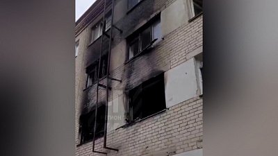 На ЧМЗ вновь вспыхнуло заброшенное здание детской больницы