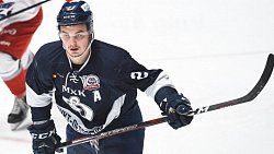 Челябинский «Трактор» обменял защитника Богдана Жилякова на вратаря Кирилла Устименко