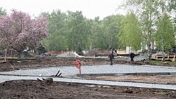 Наталья Котова проверила ход благоустройства сквера у ДК «Станкомаш»