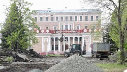 Наталья Котова проверила ход благоустройства сквера у ДК «Станкомаш»