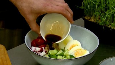 Россияне считают, что неправильно питаются на работе