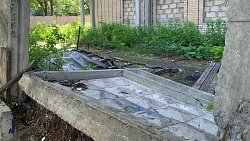 На заброшенной стройке в Челябинске на подростка упала бетонная плита