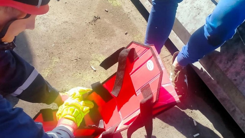 Магнитогорец спрыгнул с балкона четвертого этажа за упавшим телефоном