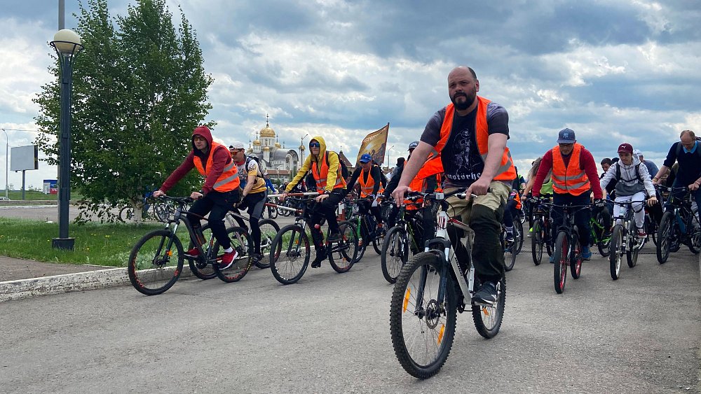 Около 4 тысяч жителей Магнитогорска и Миасса стали участниками велопарада