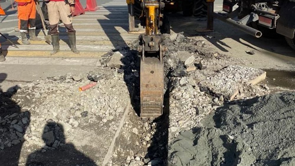 В центре Челябинска обустраивают ливневую канализацию между набережными реки Миасс