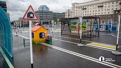 В Челябинске на площади Революции открыли детский автогородок