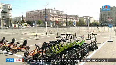 Автогородок на площади Революции в прямом включении