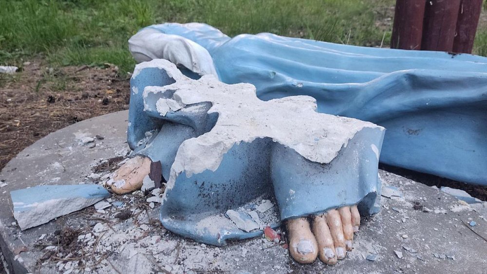 В Челябинске разрушили скульптуру Аленушки