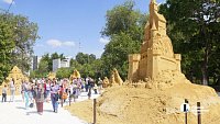 В Челябинске открылся парк скульптур из песка