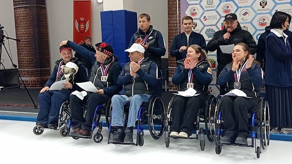 Южноуральская команда завоевала серебро чемпионата России по керлингу на колясках