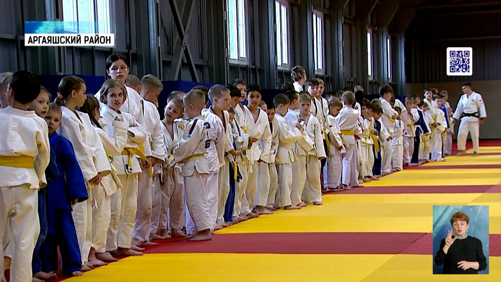 В Акакуле открыли летний спорткомплекс