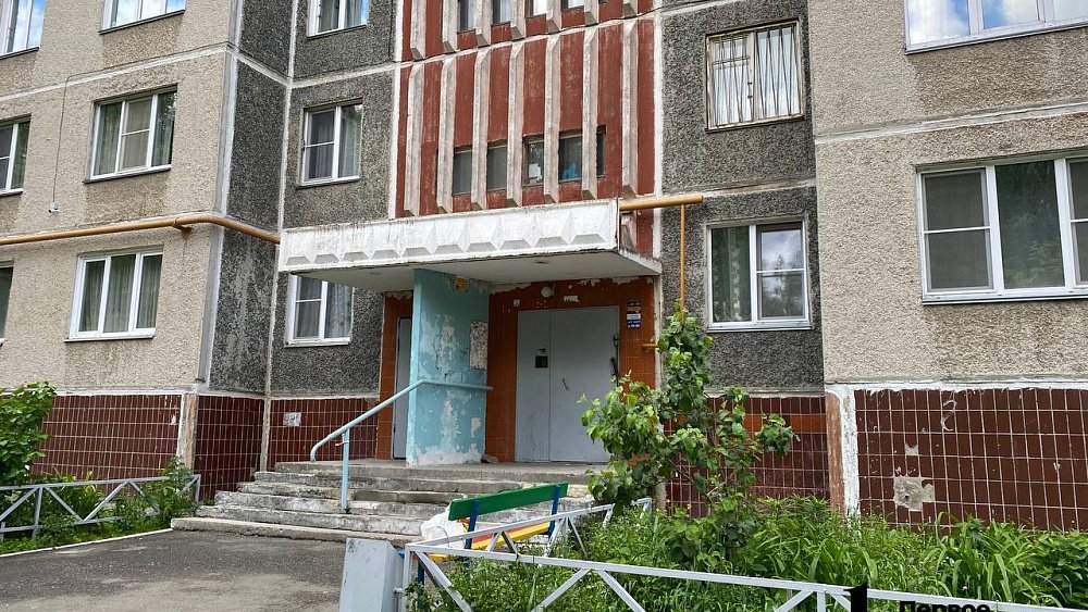 В Минздраве рассказали о состоянии 12‑летнего мальчика, которого мать сбросила из окна 6‑го этажа