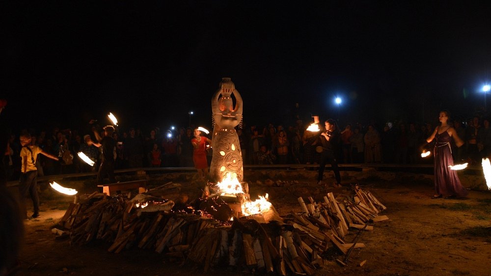 На Аркаиме готовят огненное шоу с обжигом скульптуры