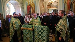 10 тысяч верующих приложились к ковчегу с мощами Сергия Радонежского в Челябинске