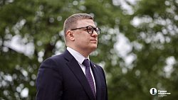 Стелу в честь воинов Челябинской области установили под Санкт‑Петербургом